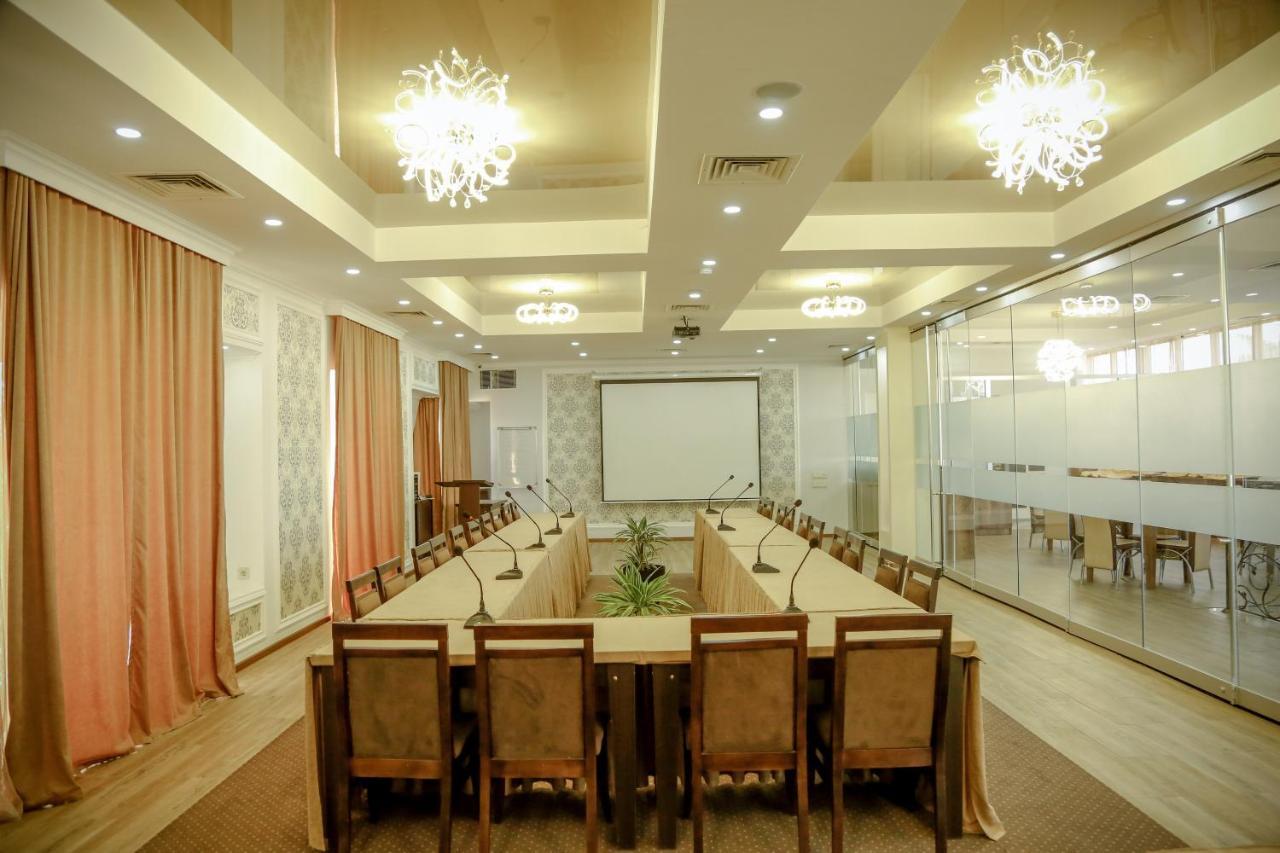 Hotel King David The Builder Kʼutʼaisi Exterior foto