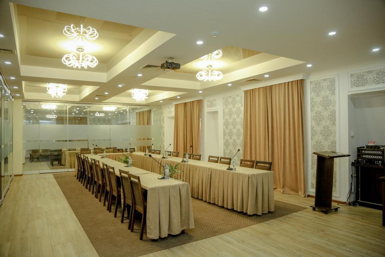 Hotel King David The Builder Kʼutʼaisi Exterior foto