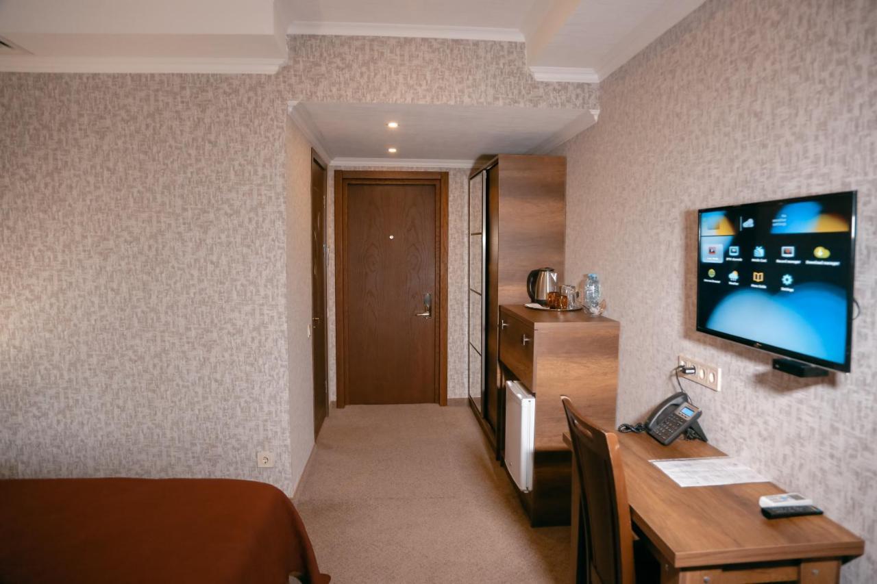 Hotel King David The Builder Kʼutʼaisi Exterior foto