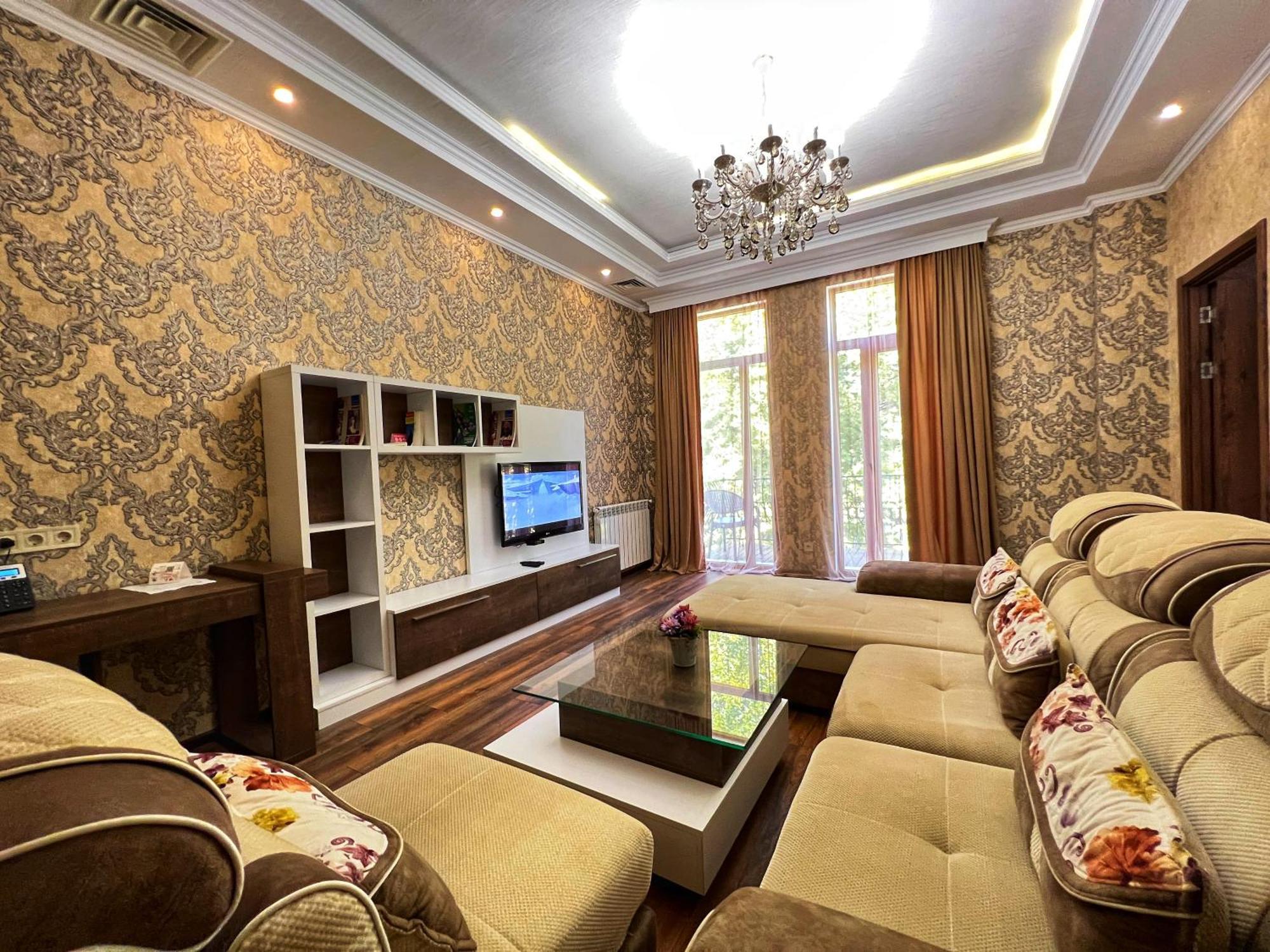 Hotel King David The Builder Kʼutʼaisi Exterior foto
